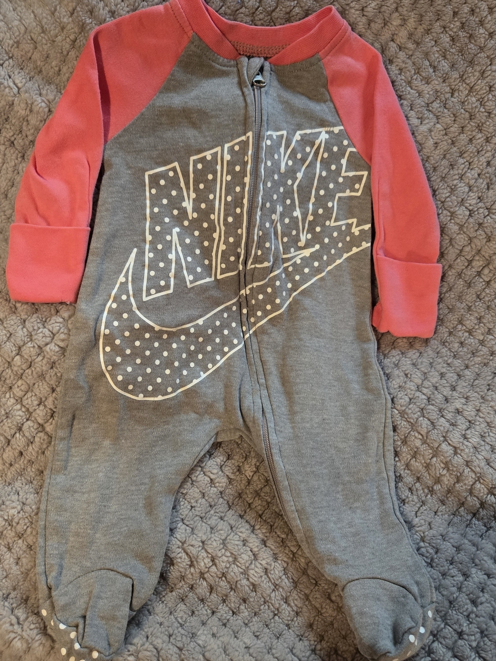 Nike Baby Girls' Grey & Pink Logo Footed One-Piece - Size Newborn